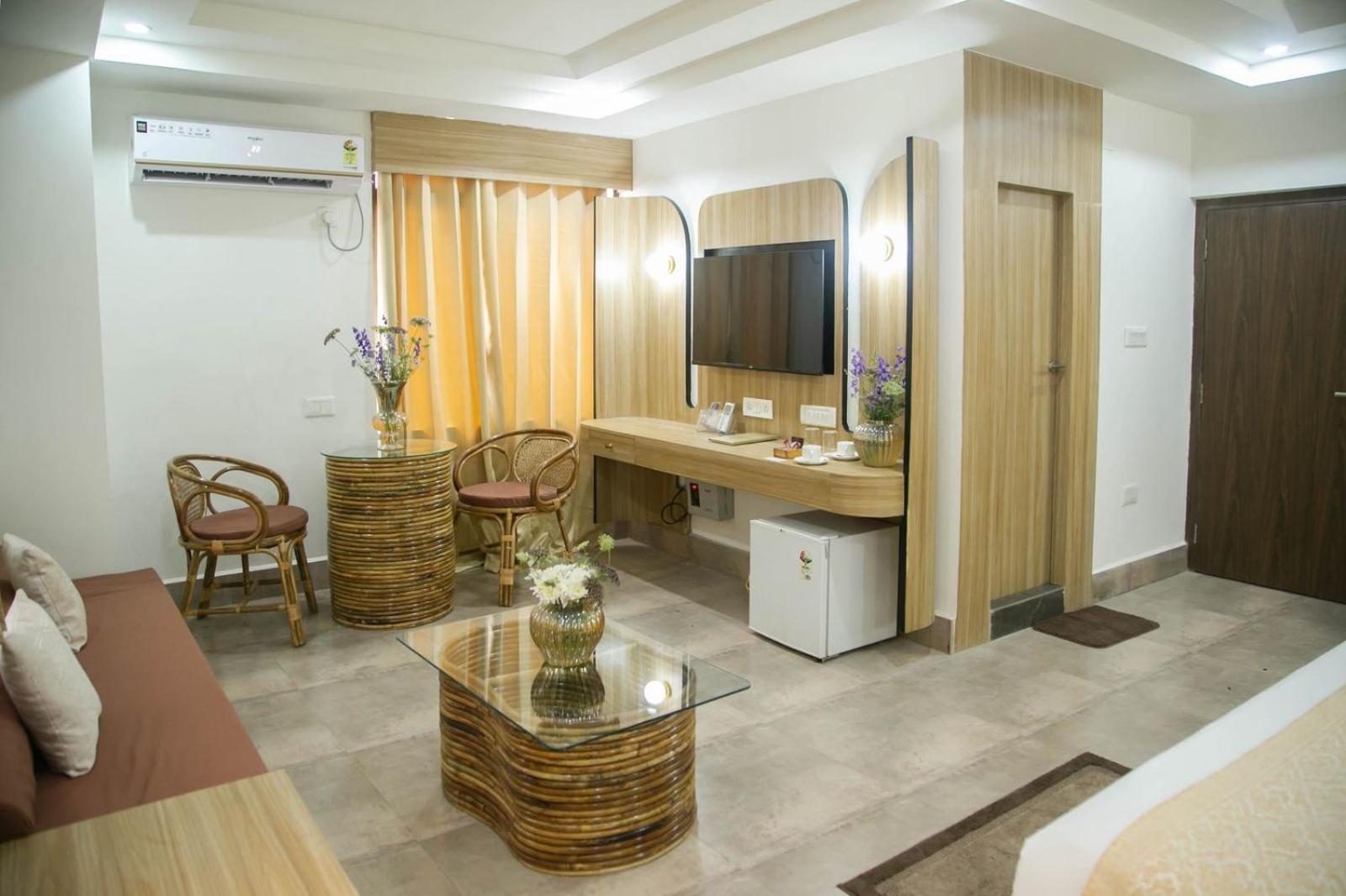 Hotel Lake Shilloi Dimāpur Extérieur photo