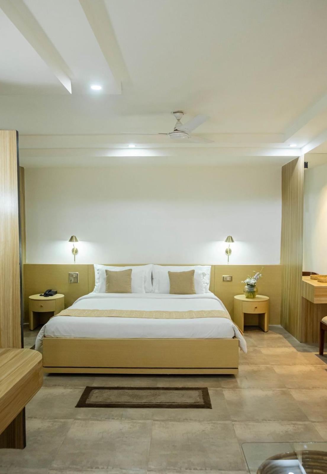Hotel Lake Shilloi Dimāpur Extérieur photo