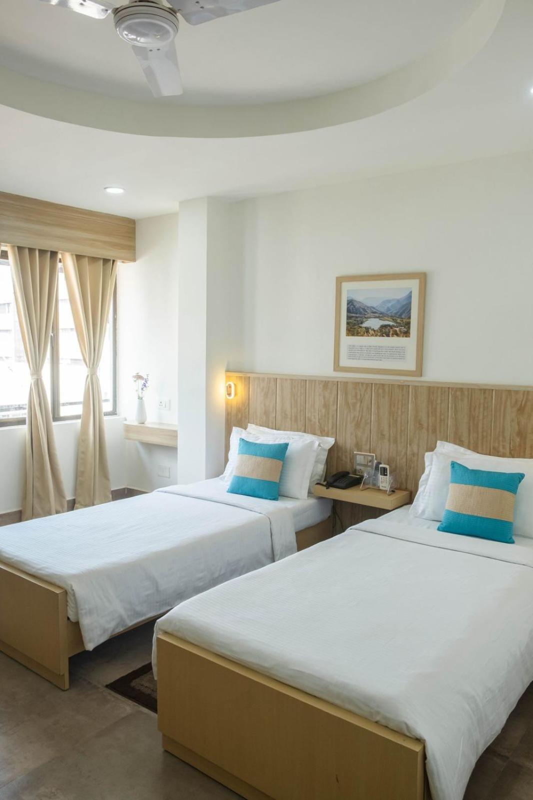 Hotel Lake Shilloi Dimāpur Extérieur photo